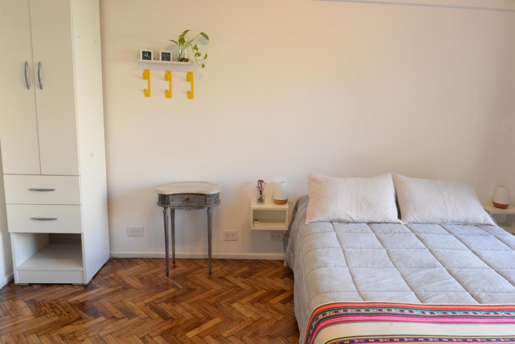 Imperdible En Recoleta Para 2 - Con Balcon, Todo Luz! - Buenos Aires — Photos 2